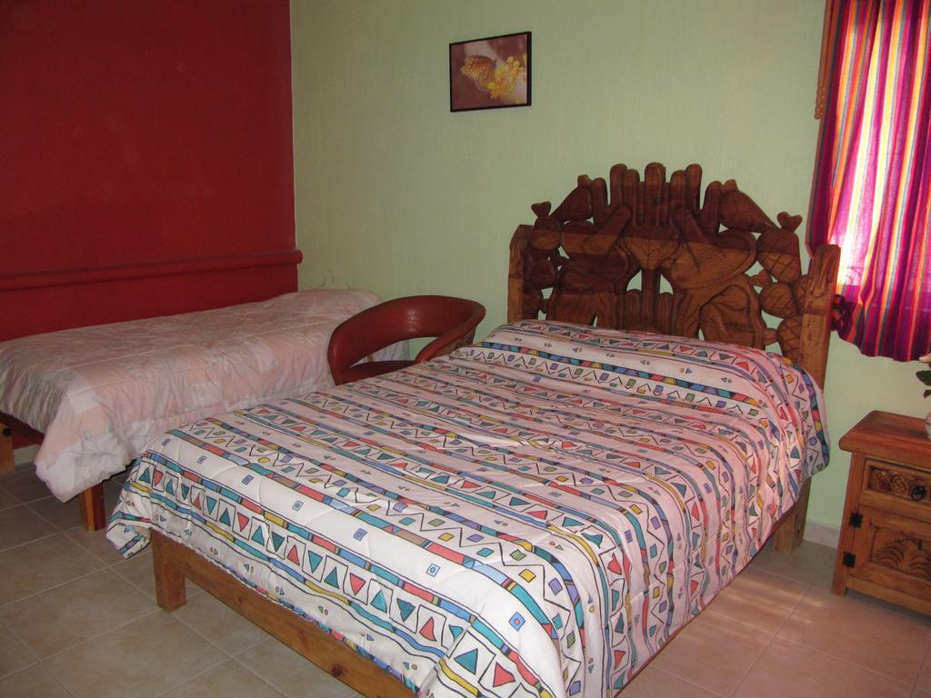 La Puerta Violeta Guesthouse & Spa San Juan Cosala Phòng bức ảnh