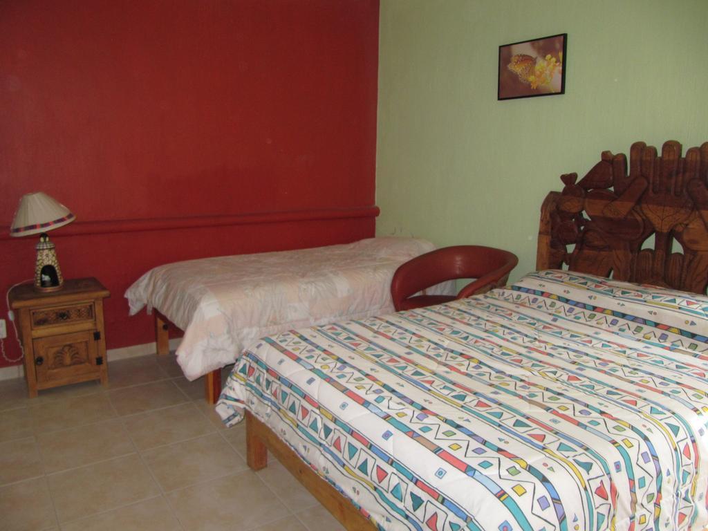 La Puerta Violeta Guesthouse & Spa San Juan Cosala Phòng bức ảnh