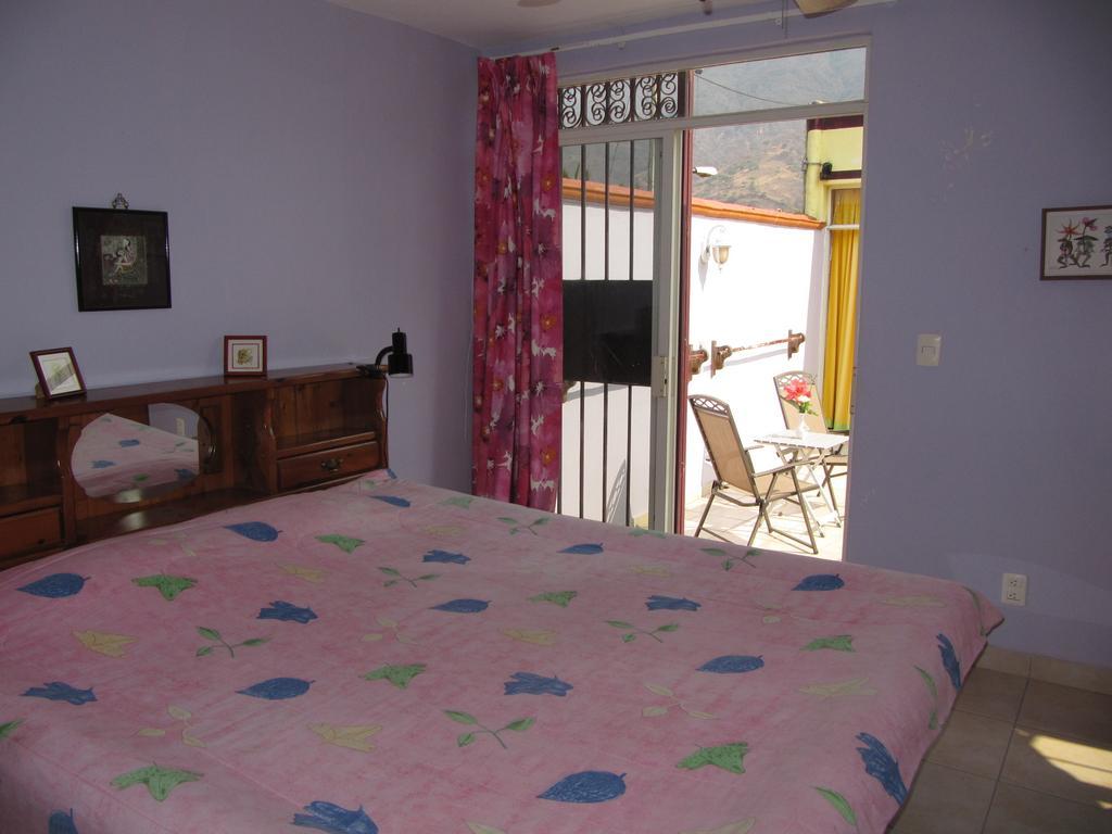 La Puerta Violeta Guesthouse & Spa San Juan Cosala Phòng bức ảnh