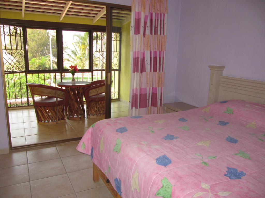 La Puerta Violeta Guesthouse & Spa San Juan Cosala Phòng bức ảnh